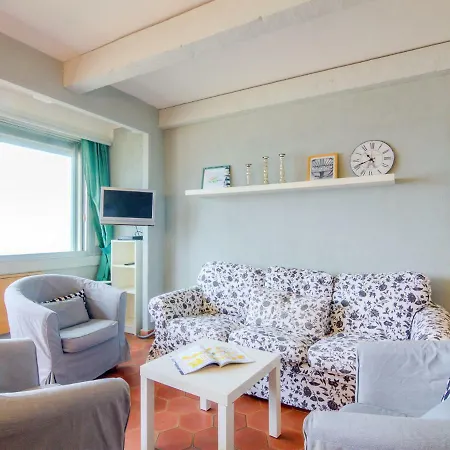 Grande Rue Apartment *